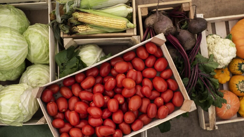 close-up-delicious-organic-tomatoes